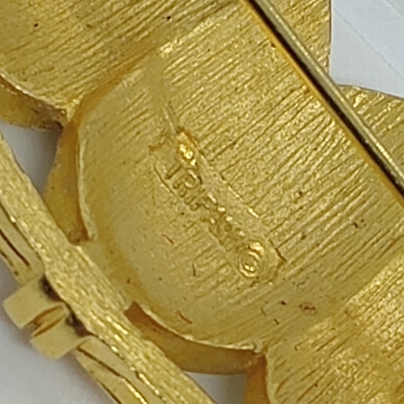 * vintage Crown Trifari signed white enamel 3 owls pin brooch - Picture 5 of 6